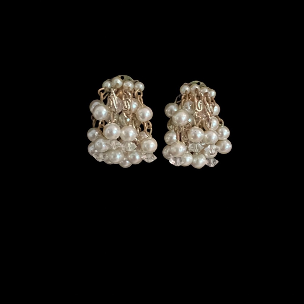 VTG Lisner Cluster Cha Cha Retro Clip Earrings Fun Faux Pearl & Crystal Dangle